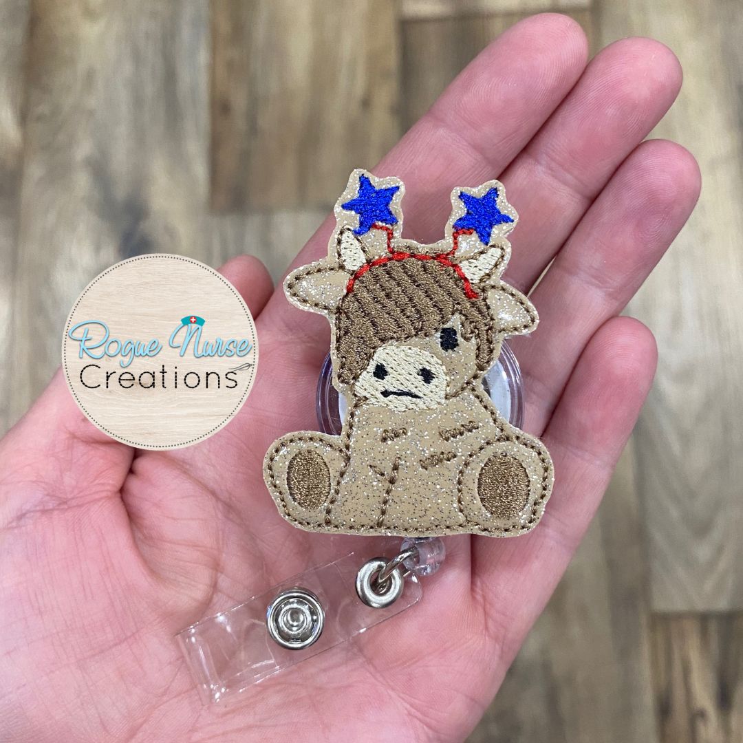 Highland Cow With Shamrock Headband Embroidered Retractable Badge Reel, Beige Glitter St. Patrick’s Day Cow Badge Buddy, Cute Badge Reel (Copy)